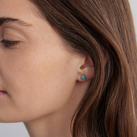 Triangle-sticker-studs-yellow-gold-with-turquoise