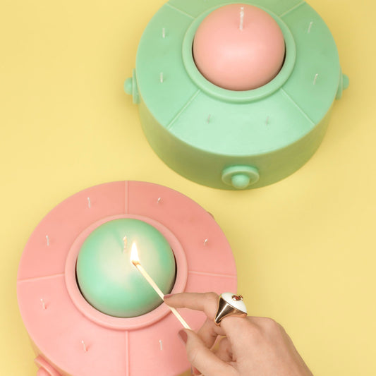 Exclusive-collaboration-UFO-candle-alien-green