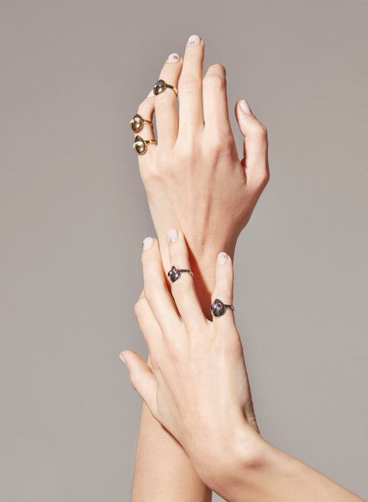 Alien mini ring yellow gold with amethyst