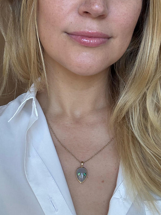 Alien-pendant-yellow-gold-with-lavender-chalcedony-and-tsavorite