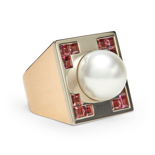 Alina_Abegg_Cosmic_Escape_Crop_Circle_Ring_Rose_White_Gold_South_Sea_Pearl_Pink_Tourmaline