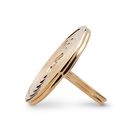 Alina_Abegg_Sugar_High_Licorice_Ring_Yellow_Gold_Side