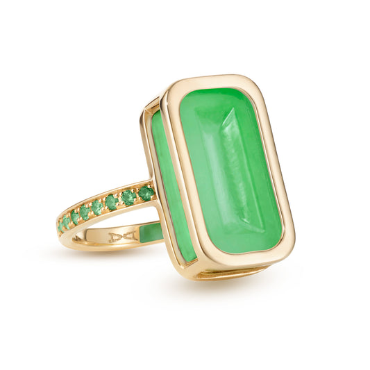 Alina_Abegg_Sugar_High_Pfefferminz_Ring_Kiwi_Stoned_Yellow_Gold_Chrysoprase_Tsavorite