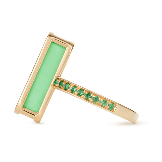 Alina_Abegg_Sugar_High_Pfefferminz_Ring_Kiwi_Stoned_Yellow_Gold_Chrysoprase_Tsavorite_Side