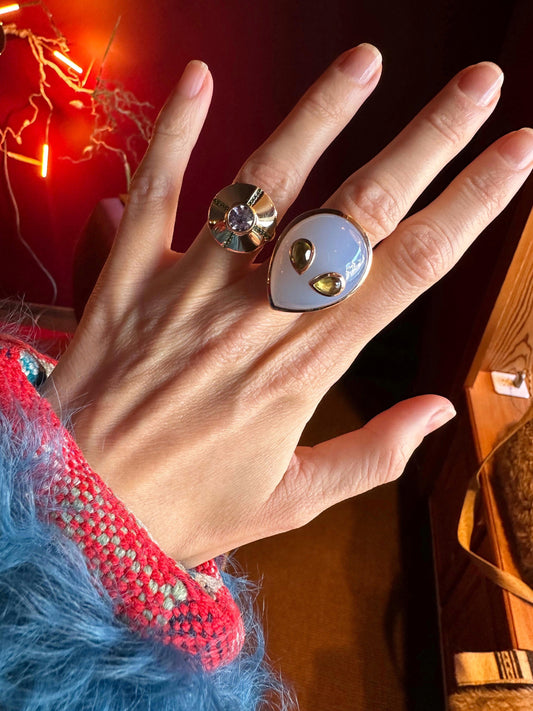 Micro-UFO-ring-yellow-gold-with-spinel-emerald-and-diamond-tivioli-italy-coat