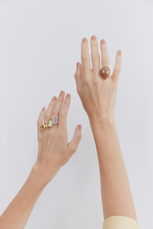 Micro-UFO-ring-yellow-gold-with-spinel-emerald-and-diamond