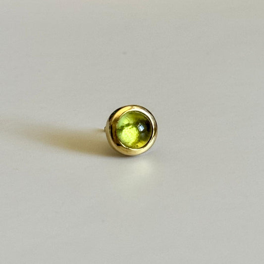 Sale Circle sticker studs yellow gold with peridot